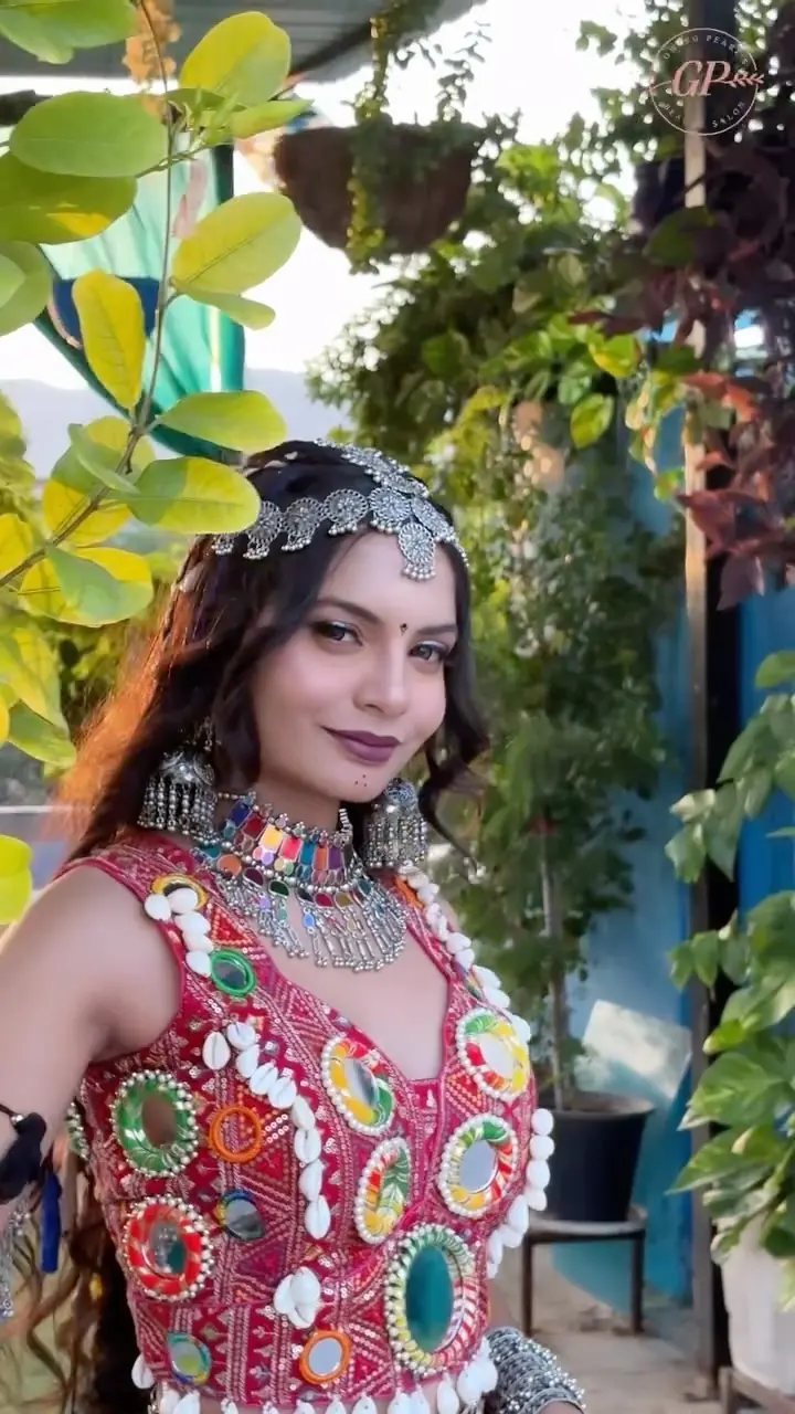 Navratri festive look with mirror-work choli and oxidised jewellery